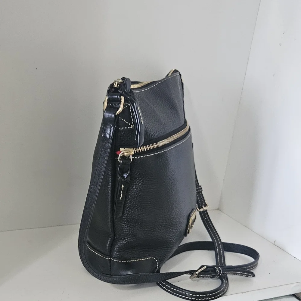 Like!New!Dooney and bourke Black Pebbled Leather Crossbody Bag - Picture 6 of 12